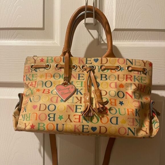 VTG Dooney & Bourke Signature  Multicolor Heart charm tan leather strap &tassel - Picture 1 of 13